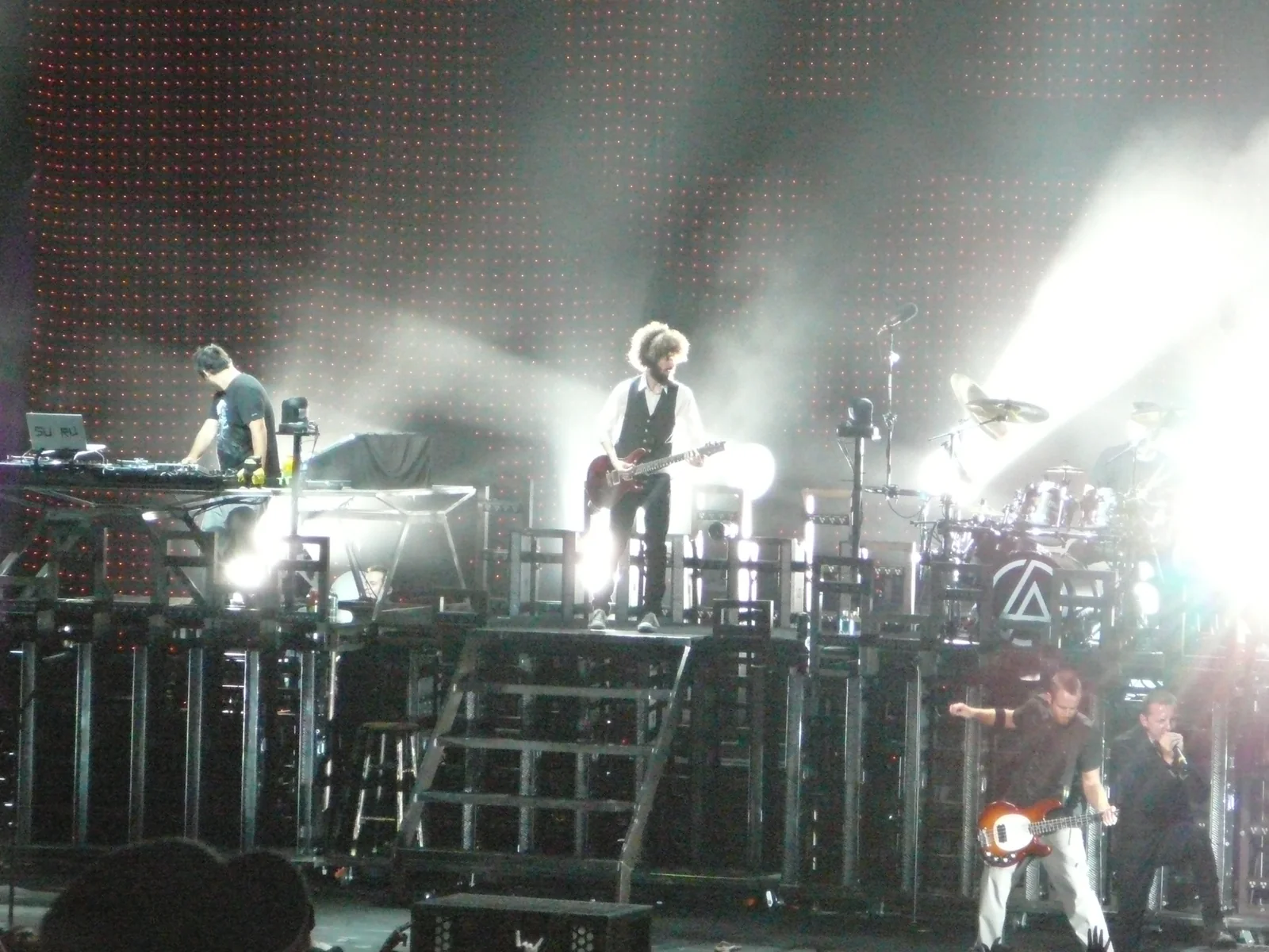 Linkin Park performing at Projekt Revolution in 2007
